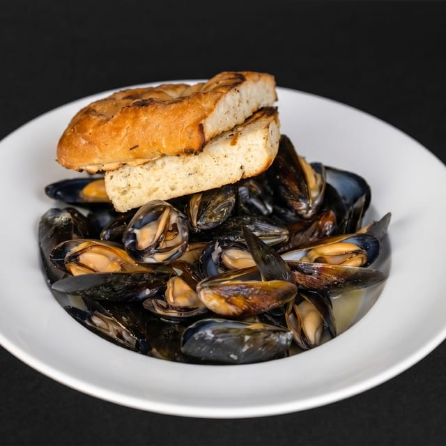 Steamed Mussels.